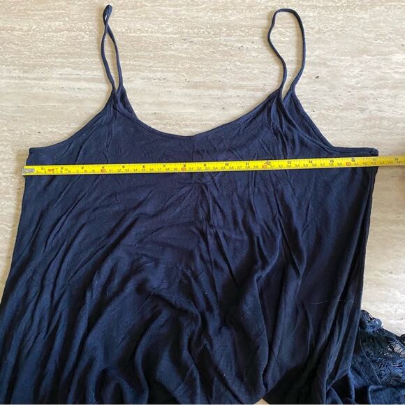 Black Lightweight Tank Top Lace Detail High Low Sides K2 - Picture 5 of 6